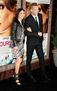 Jennifer Connelly feet photo thumbnail