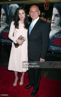 Jennifer Connelly feet photo thumbnail