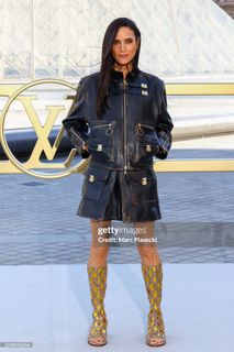 Jennifer Connelly feet photo thumbnail