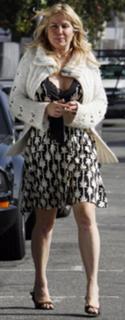 Jennifer Coolidge feet photo thumbnail