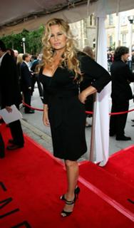 Jennifer Coolidge feet photo thumbnail