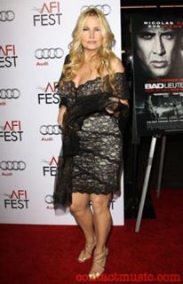 Jennifer Coolidge feet photo thumbnail