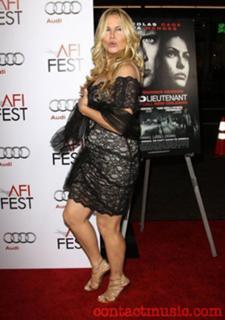 Jennifer Coolidge feet photo thumbnail