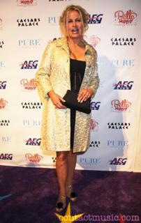 Jennifer Coolidge feet photo thumbnail