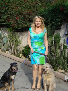 Jennifer Coolidge feet photo thumbnail
