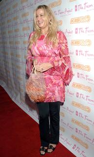 Jennifer Coolidge feet photo thumbnail