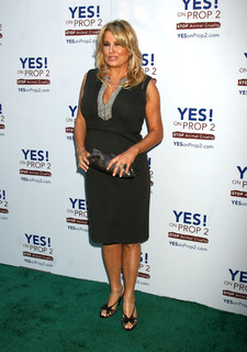 Jennifer Coolidge feet photo thumbnail