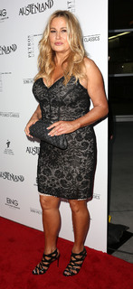Jennifer Coolidge feet photo thumbnail