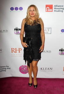 Jennifer Coolidge feet photo thumbnail