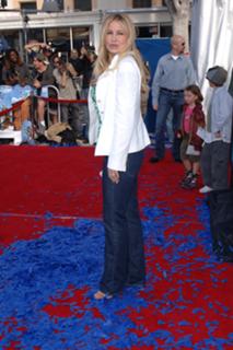 Jennifer Coolidge feet photo thumbnail