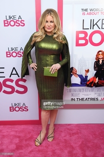 Jennifer Coolidge feet photo thumbnail