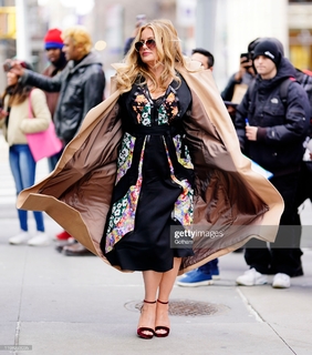 Jennifer Coolidge feet photo thumbnail