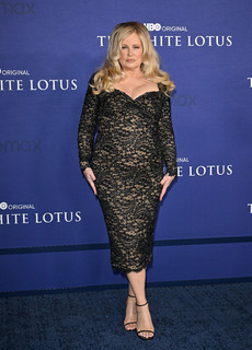 Jennifer Coolidge feet photo thumbnail
