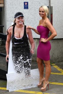 Jennifer Ellison feet photo 3