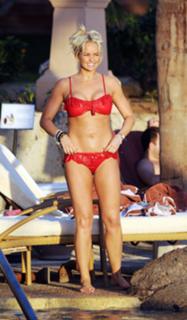 Jennifer Ellison feet photo 17