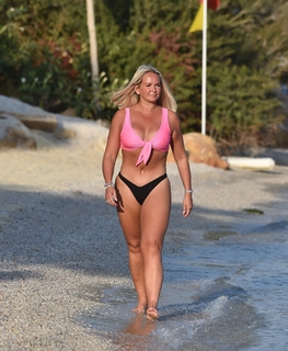Jennifer Ellison feet photo 3