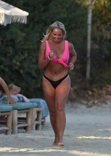 Jennifer Ellison feet photo 8