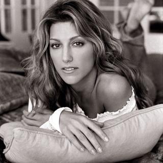 Jennifer Esposito feet photo thumbnail