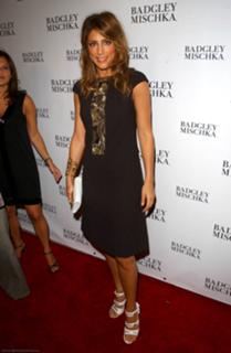 Jennifer Esposito feet photo thumbnail