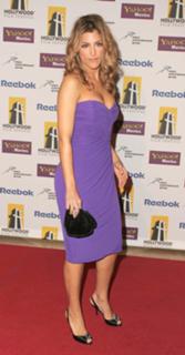 Jennifer Esposito feet photo thumbnail