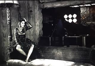 Jennifer Esposito feet photo thumbnail