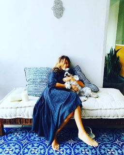 Jennifer Esposito feet photo thumbnail