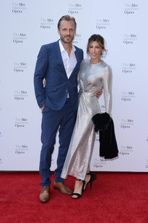 Jennifer Esposito feet photo thumbnail