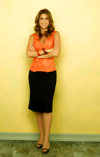 Jennifer Esposito feet photo thumbnail