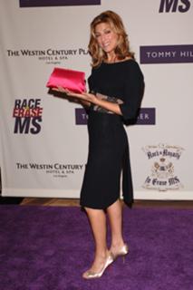 Jennifer Esposito feet photo thumbnail