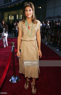 Jennifer Esposito feet photo thumbnail