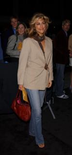 Jennifer Esposito feet photo thumbnail