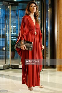 Jennifer Esposito feet photo thumbnail