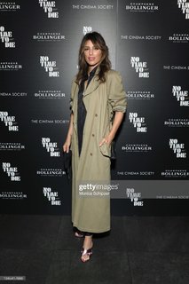 Jennifer Esposito feet photo thumbnail