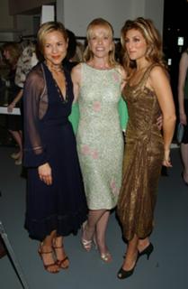 Jennifer Esposito feet photo thumbnail