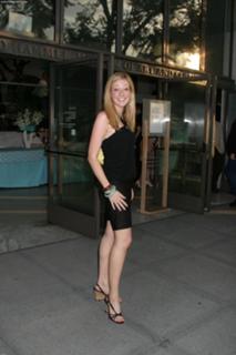Jennifer Finnigan feet photo thumbnail