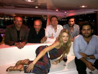 Jennifer Finnigan feet photo thumbnail