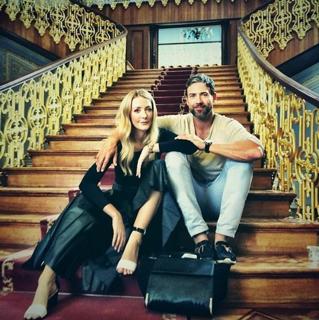 Jennifer Finnigan feet photo thumbnail