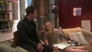 Jennifer Finnigan feet photo thumbnail