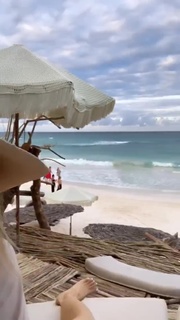 Jennifer Finnigan feet photo thumbnail