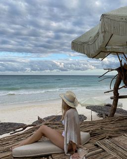 Jennifer Finnigan feet photo thumbnail