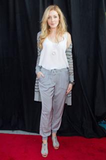 Jennifer Finnigan feet photo thumbnail