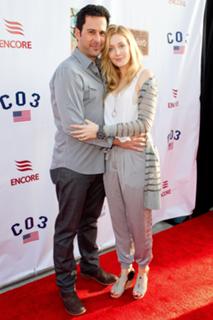 Jennifer Finnigan feet photo thumbnail