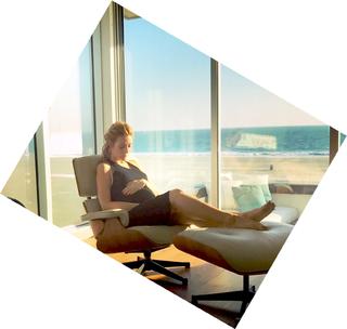 Jennifer Finnigan feet photo thumbnail