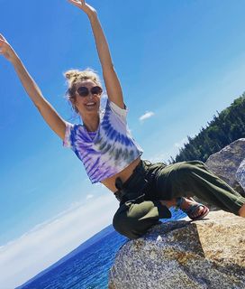 Jennifer Finnigan feet photo thumbnail