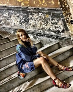 Jennifer Finnigan feet photo thumbnail