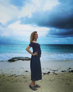 Jennifer Finnigan feet photo thumbnail