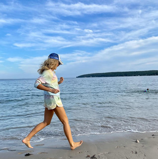 Jennifer Finnigan feet photo thumbnail