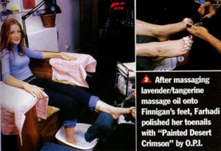 Jennifer Finnigan feet photo thumbnail