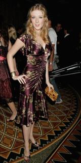 Jennifer Finnigan feet photo thumbnail