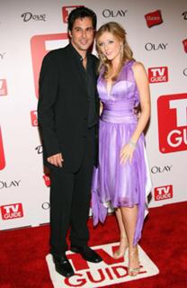 Jennifer Finnigan feet photo thumbnail